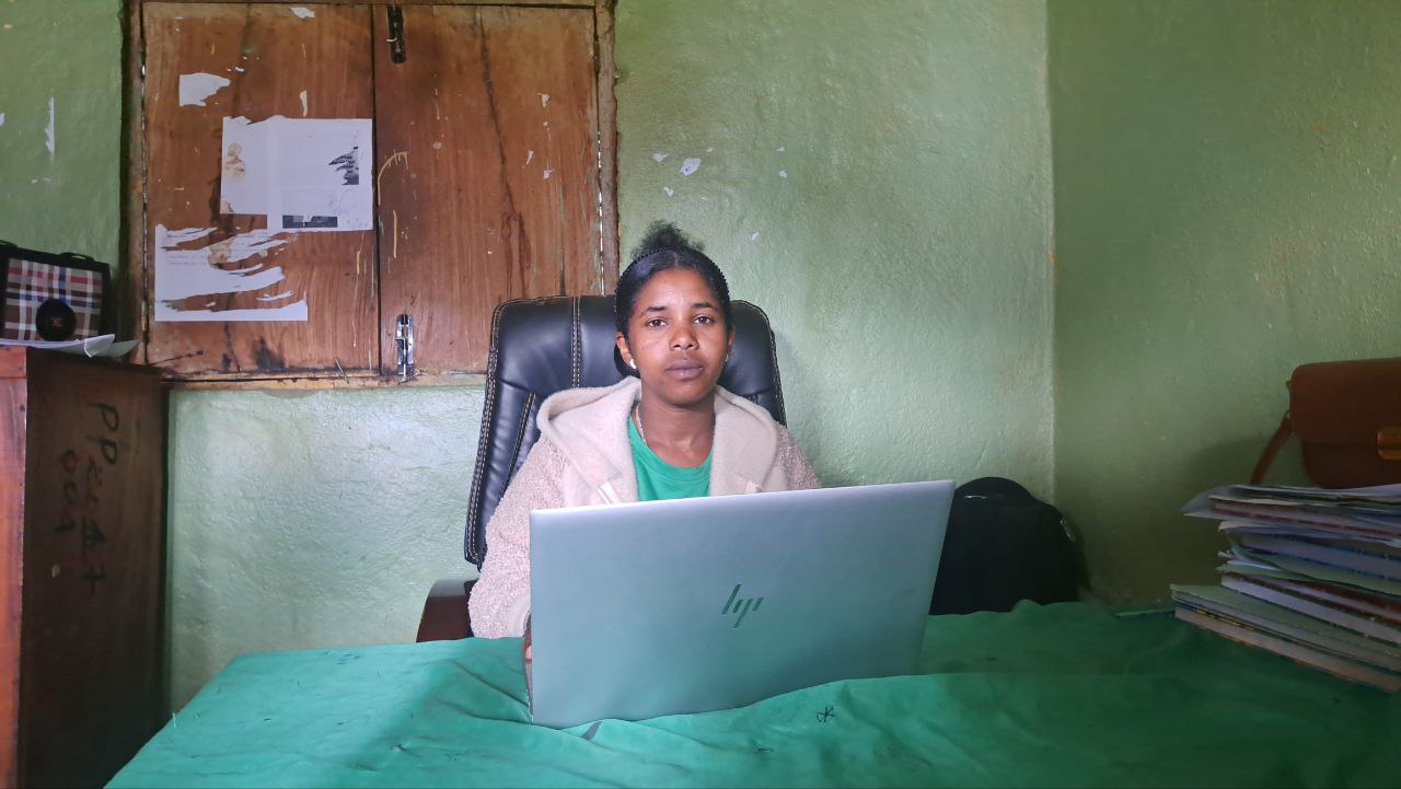 Aadde Buzunesh Abiree Tolaa